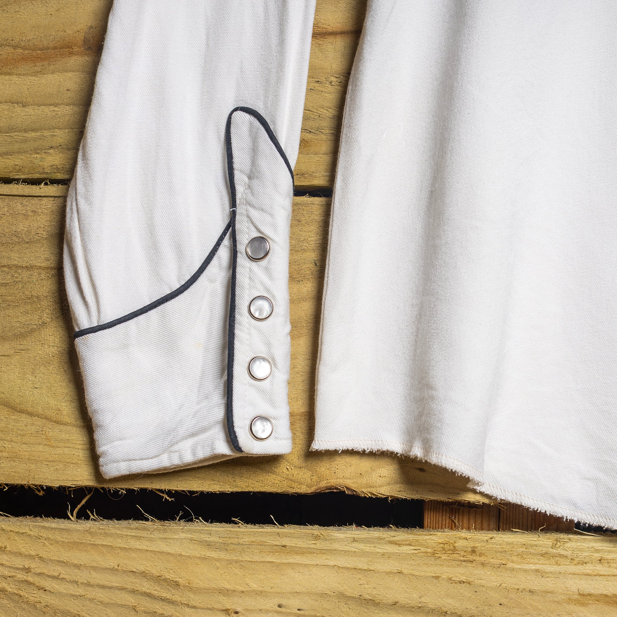 Rare 1950s Vintage California Ranchwear Embroidered Cream Pearl Snap Western Shirt – Size M