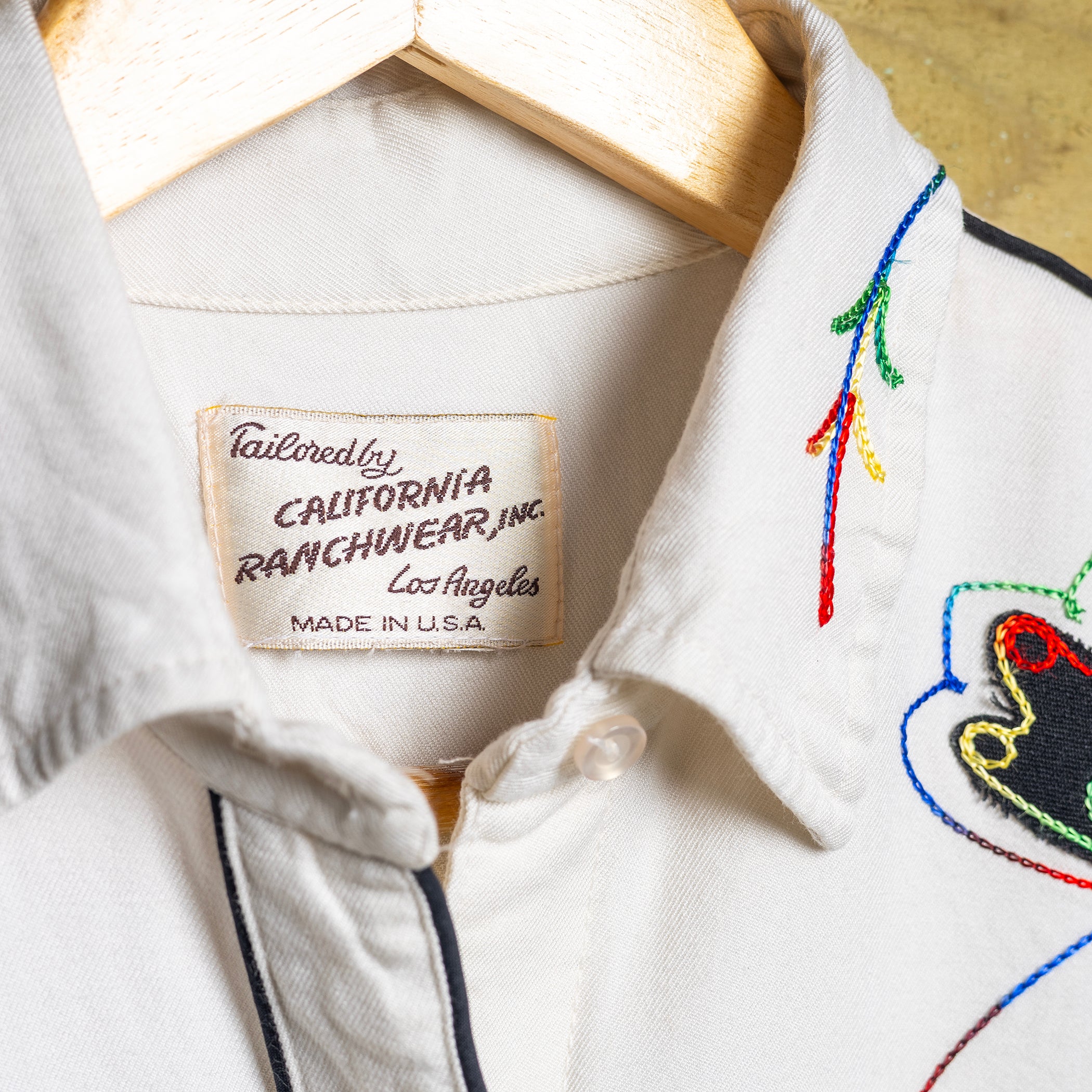 Rare 1950s Vintage California Ranchwear Embroidered Cream Pearl Snap Western Shirt – Size M