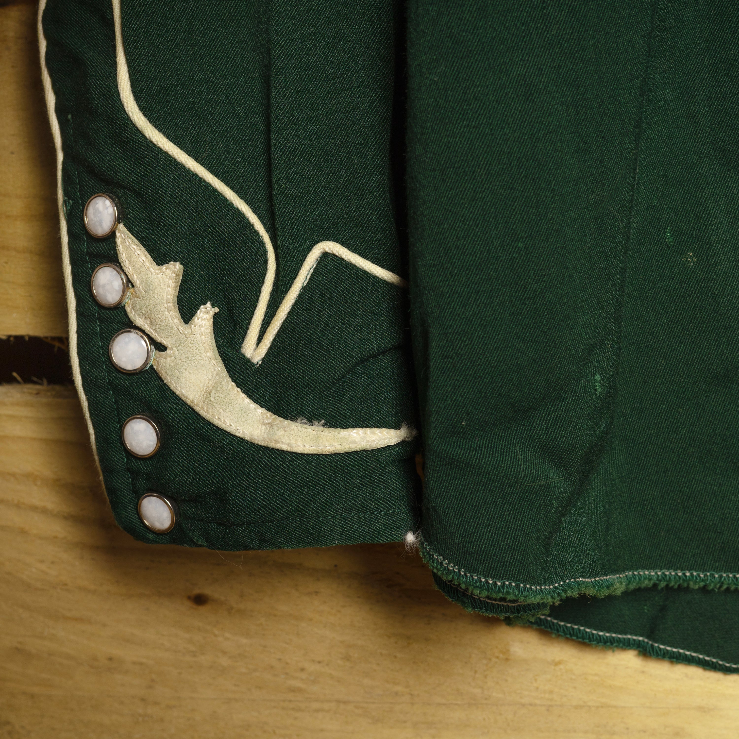 Vintage 1950s California Ranchwear Green Gabardine Cactus Embroidered Western Shirt | Size L