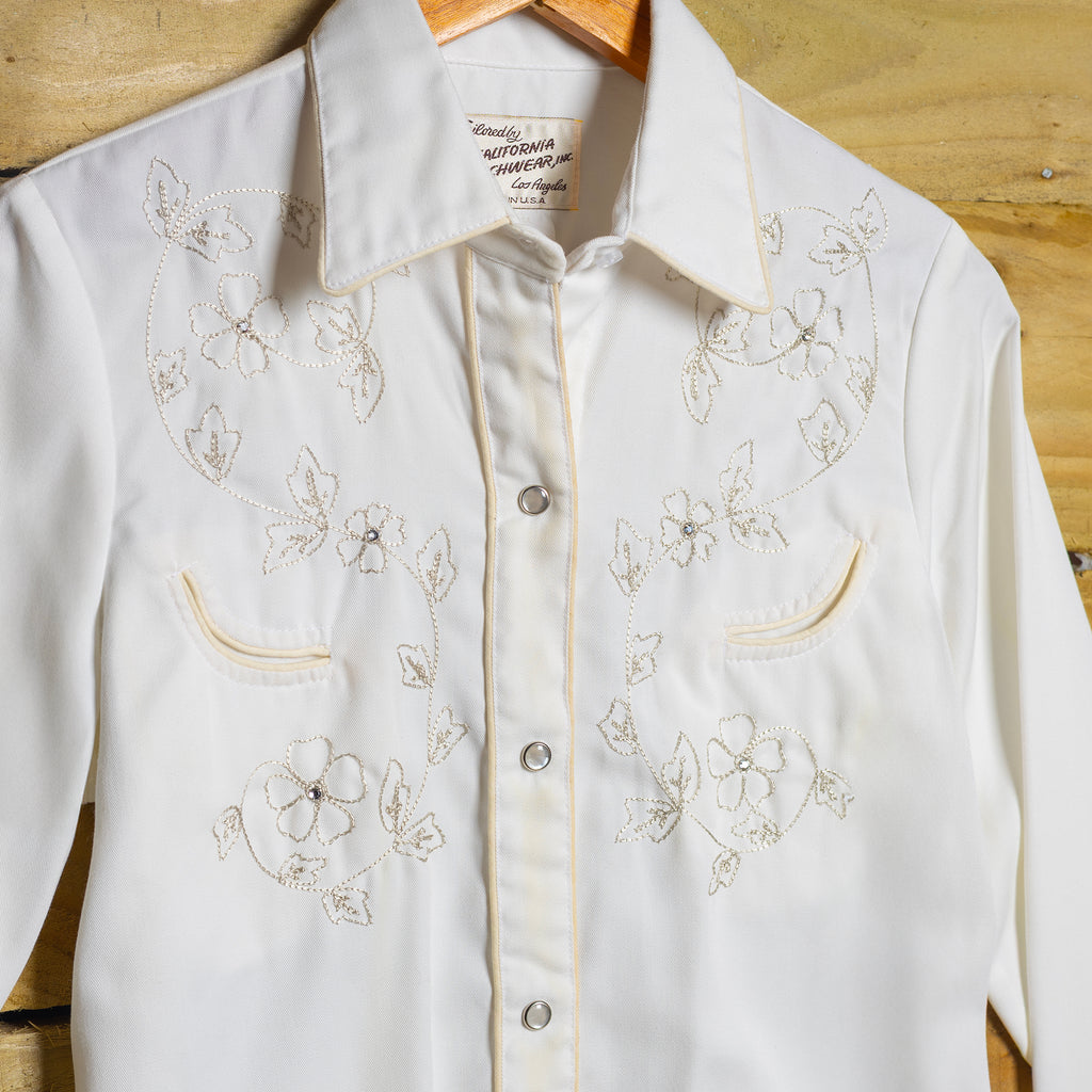 Vintage California Ranchwear Women's White Rayon Embroidered Cowboy Shirt with Pearl Snaps - Size Medium