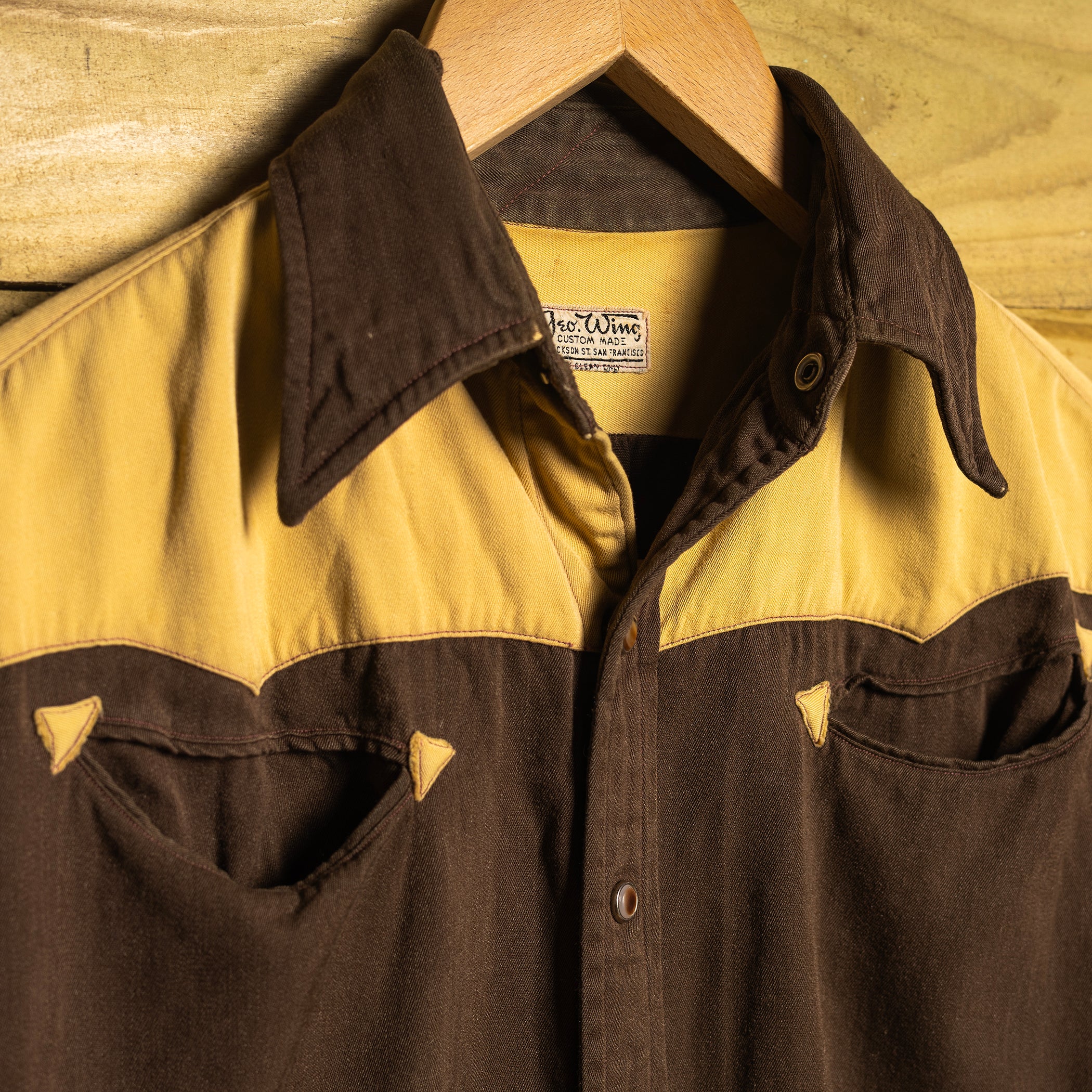 1950s Vintage Geo Wing Two-Tone Brown Western Shirt - Pearl Snaps & Smile Pockets - Size L