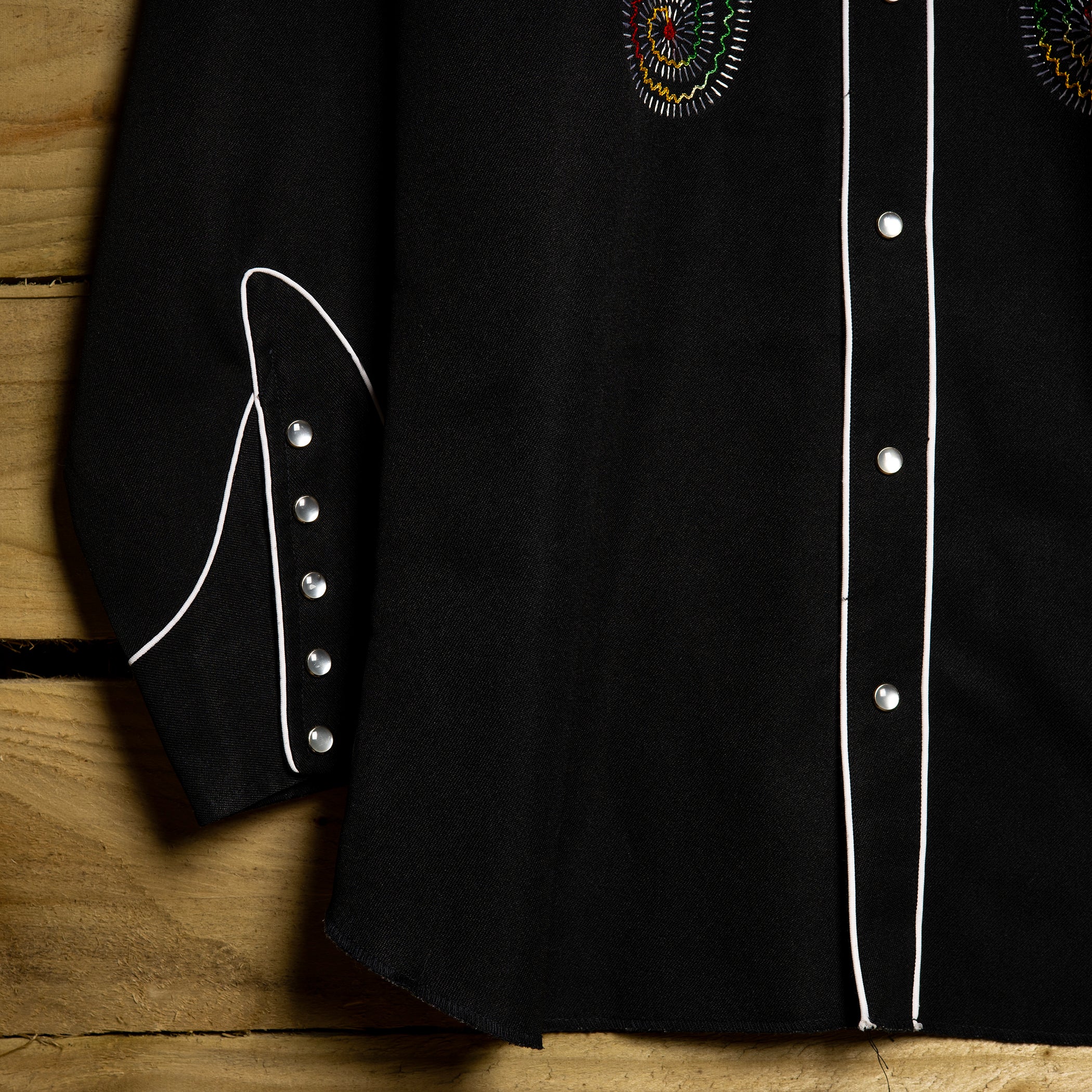 H Bar C California Ranchwear Black Floral Embroidered Arrowhead Cowboy Shirt – M