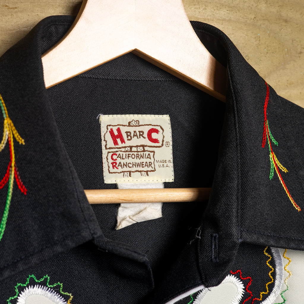 H Bar C California Ranchwear Black Floral Embroidered Arrowhead Cowboy Shirt – M