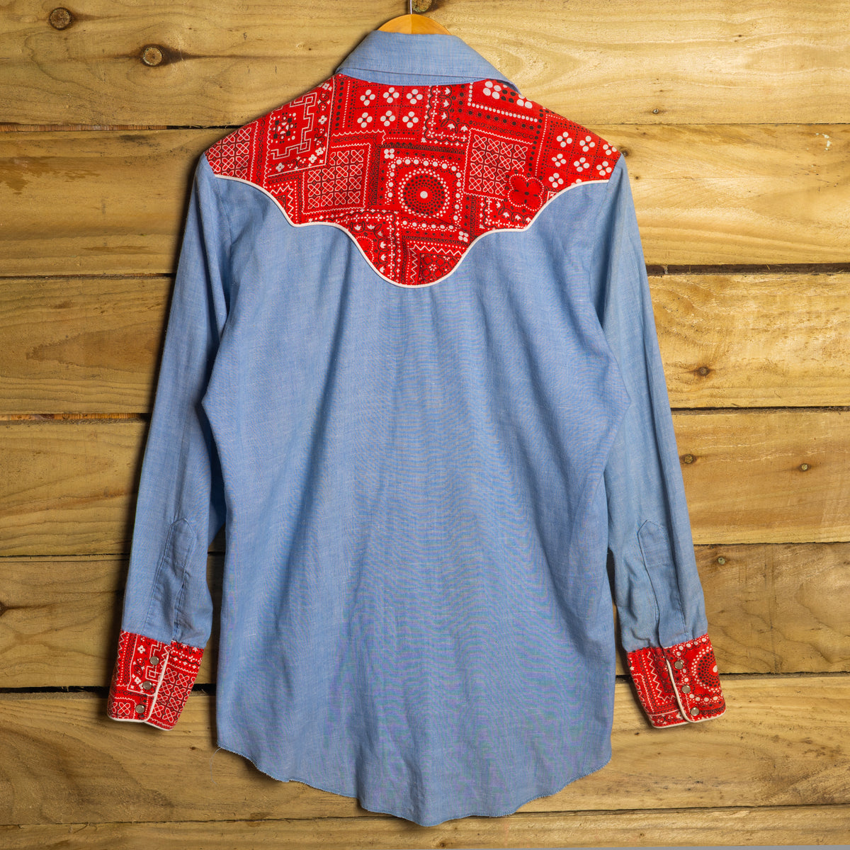 1970s Vintage Karman Blue Chambray Bandana Western Shirt, Size 15