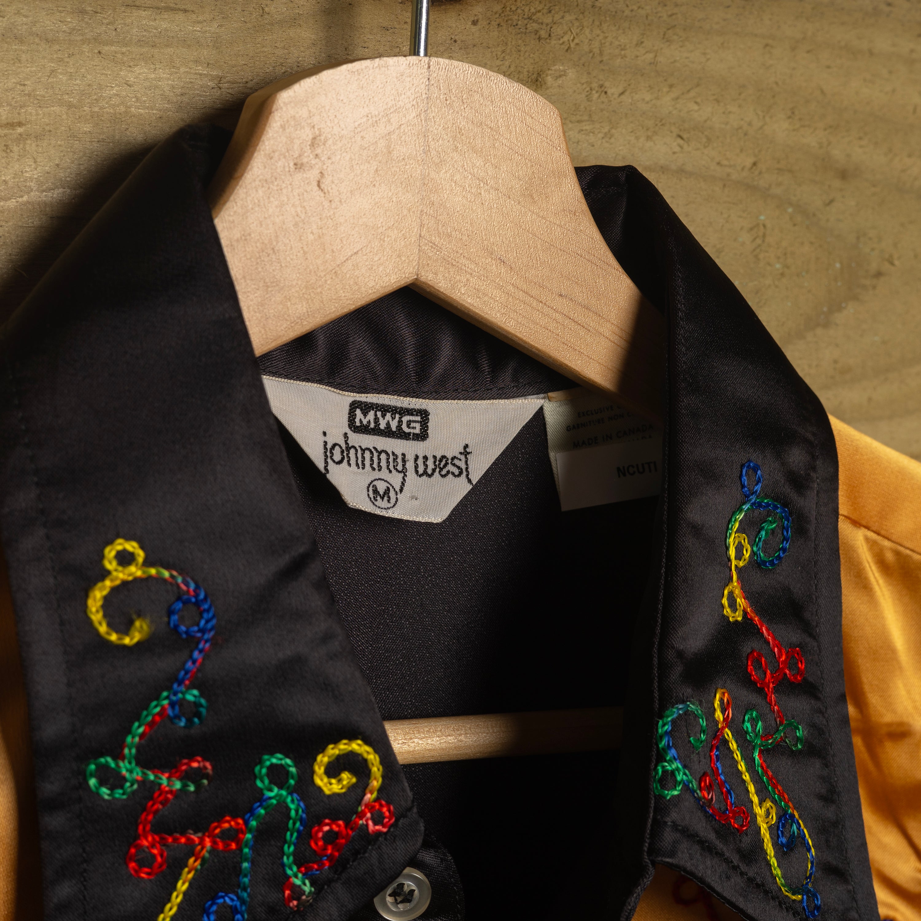 MWG Johnny West Vintage 1970s Chain Stitch Black & Gold Western Shirt | Pearl Snaps | Slim Fit | Men's M