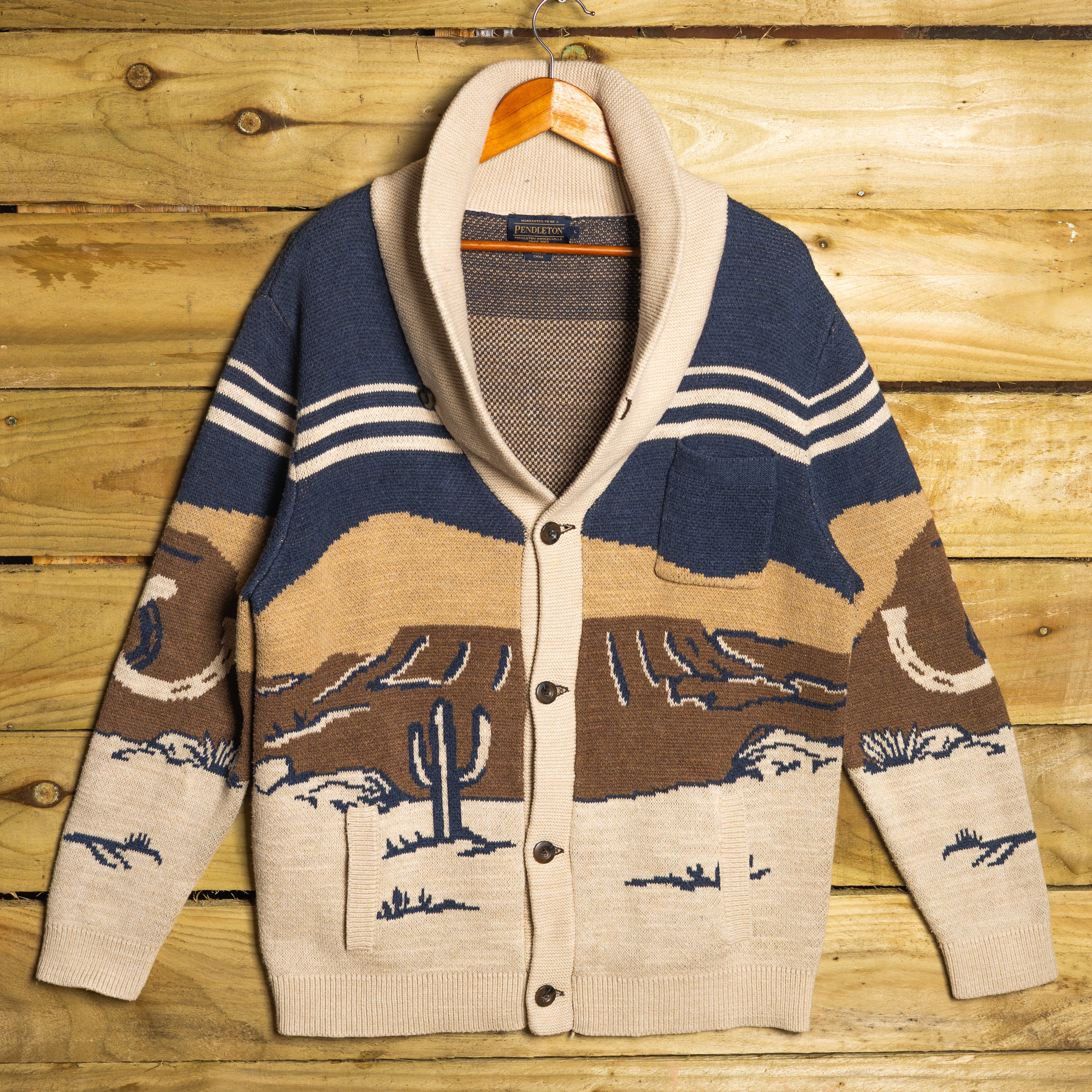 Vintage Pendleton Woolen Mills Men's Western Theme Button-Up Cardigan – Size L