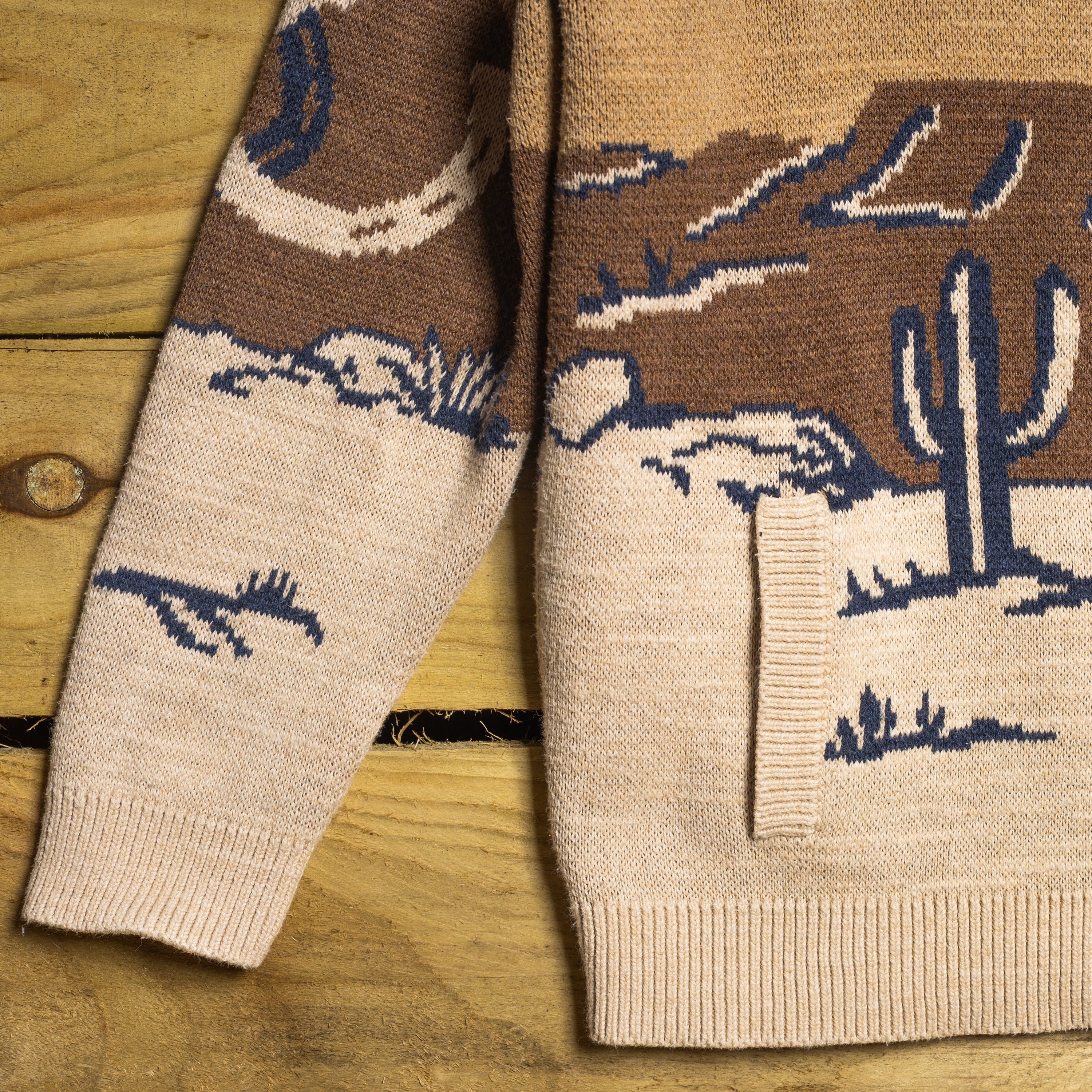 Vintage Pendleton Woolen Mills Men's Western Theme Button-Up Cardigan – Size L