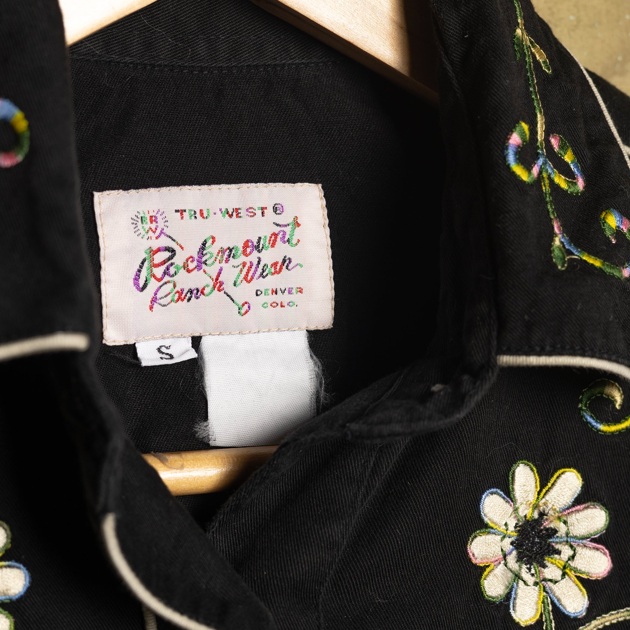 Vintage Rockmount Ranchwear Emboidered Black Womens Western Shirt M