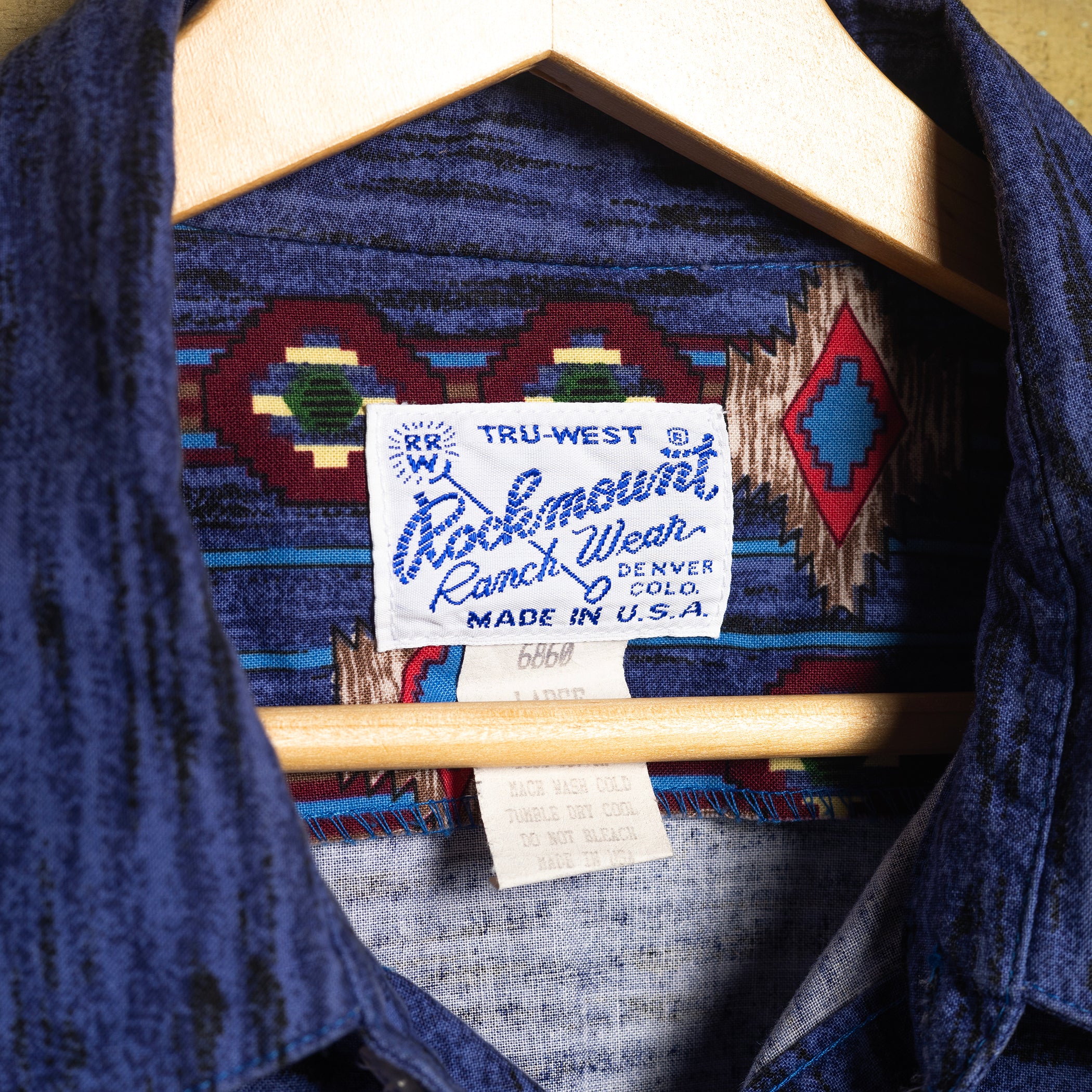 Rockmount Ranch Wear Native American Print Western Shirt – Style 6860 | L