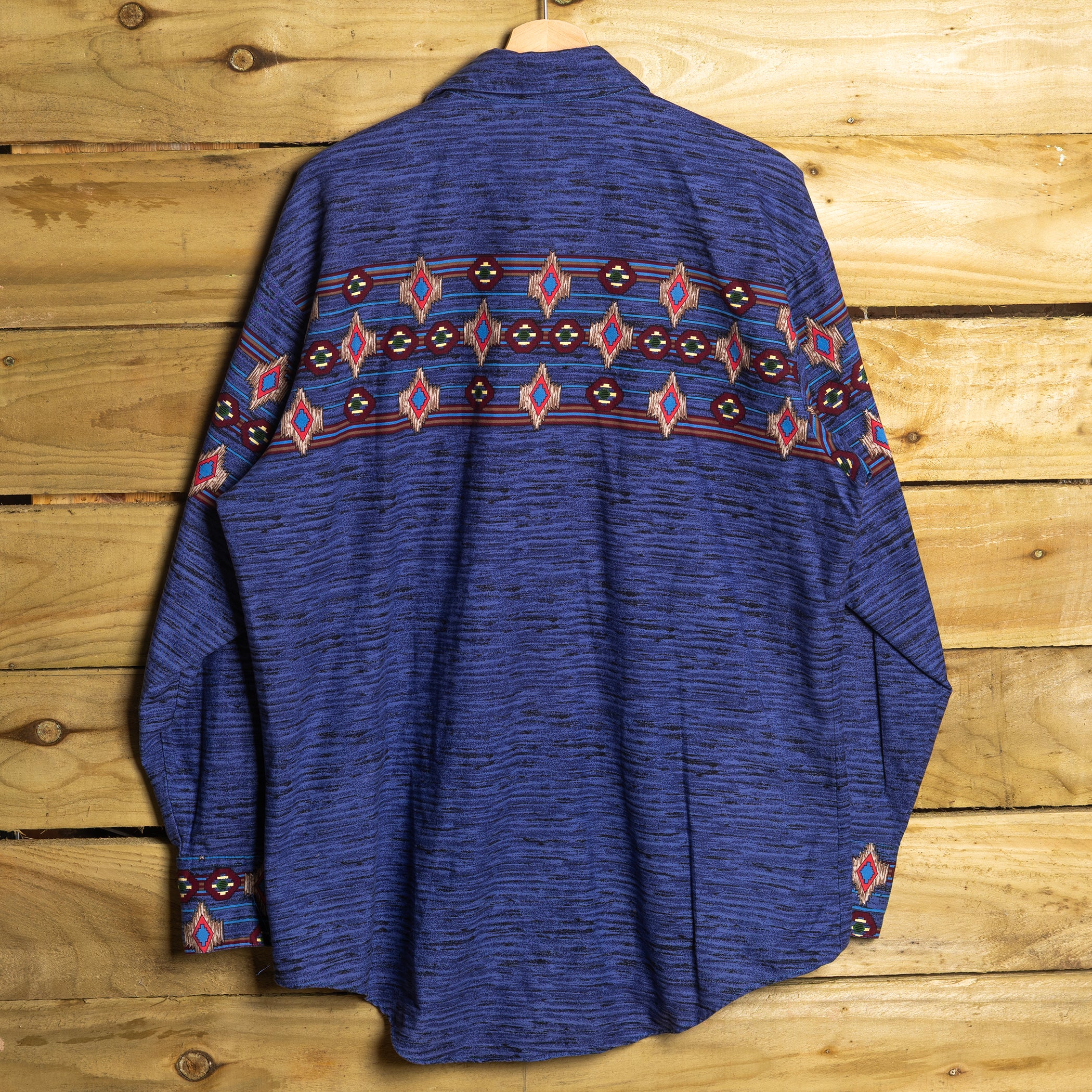 Rockmount Ranch Wear Native American Print Western Shirt – Style 6860 | L