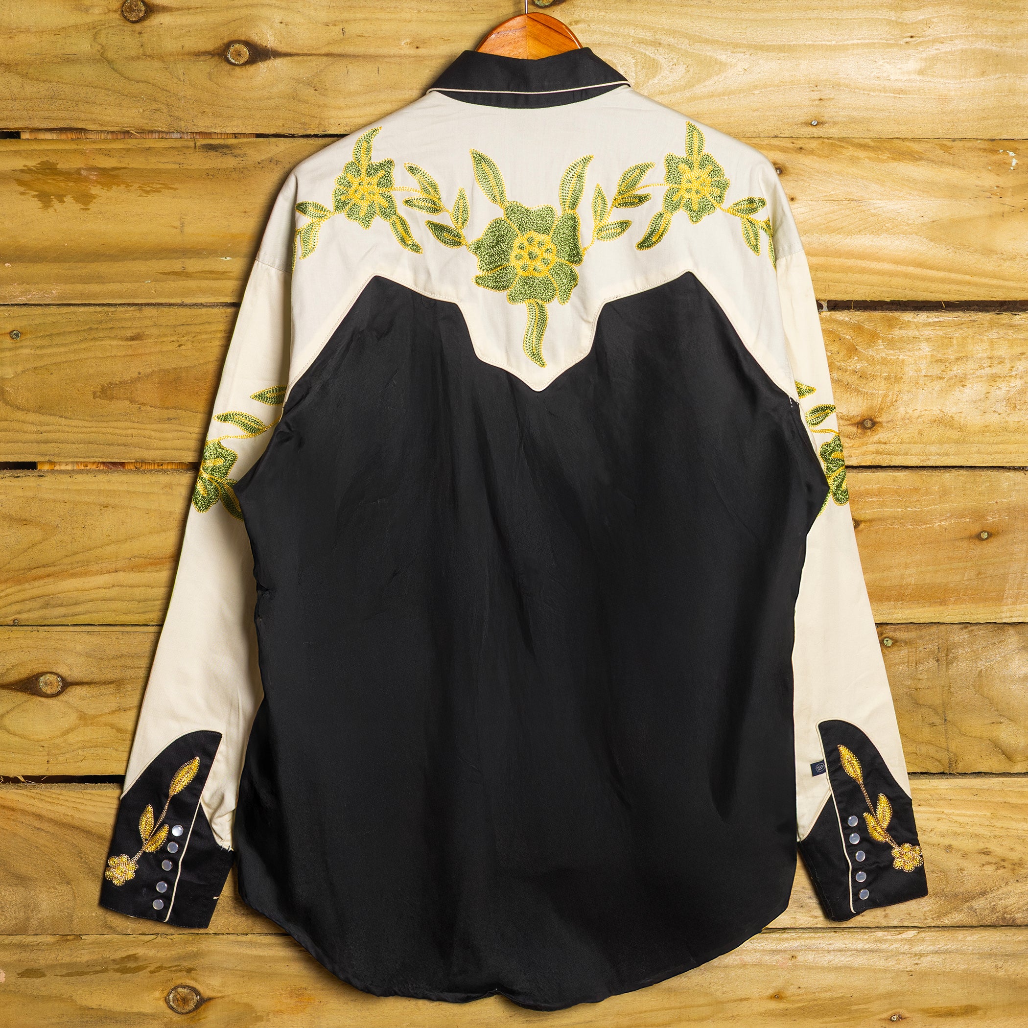 Rockmount Ranch Wear Embroidered Black & White Western Shirt