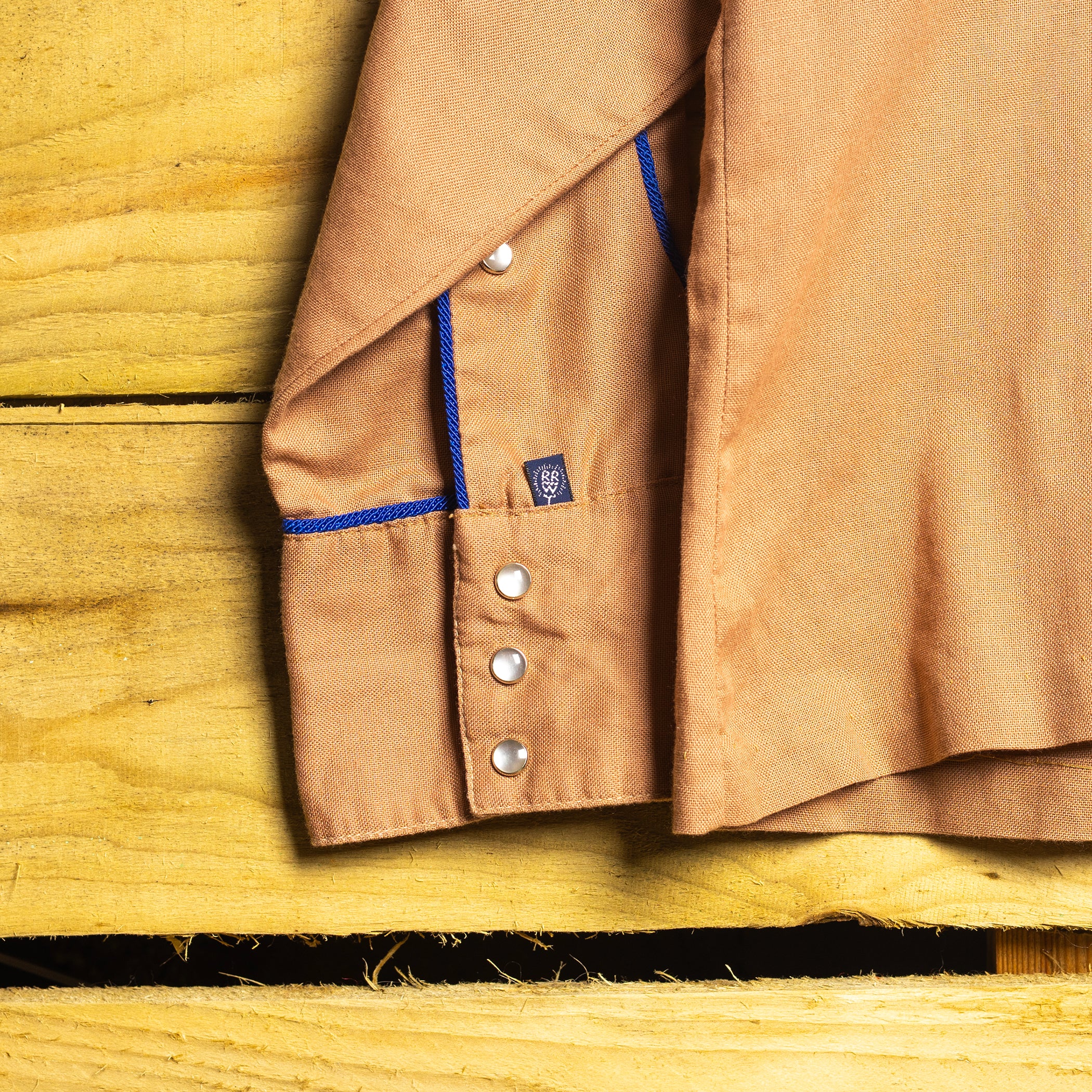 Rockmount Ranch Wear Brown & Blue Piping Western Shirt – Smile Pockets, Pearl Snaps – Size M (12–14)
