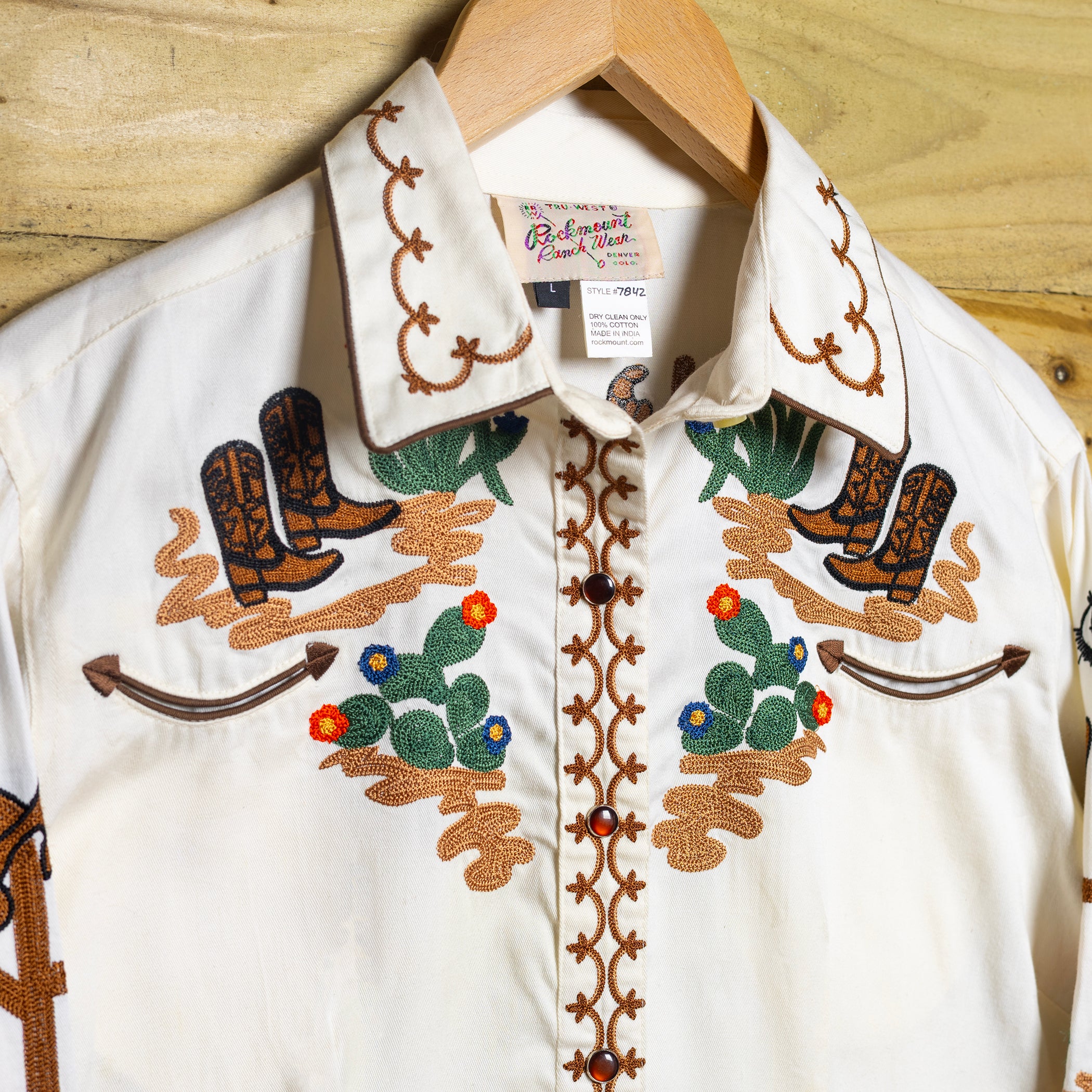 Rockmount Ranch Wear Embroidered Cream Womans Shirt L