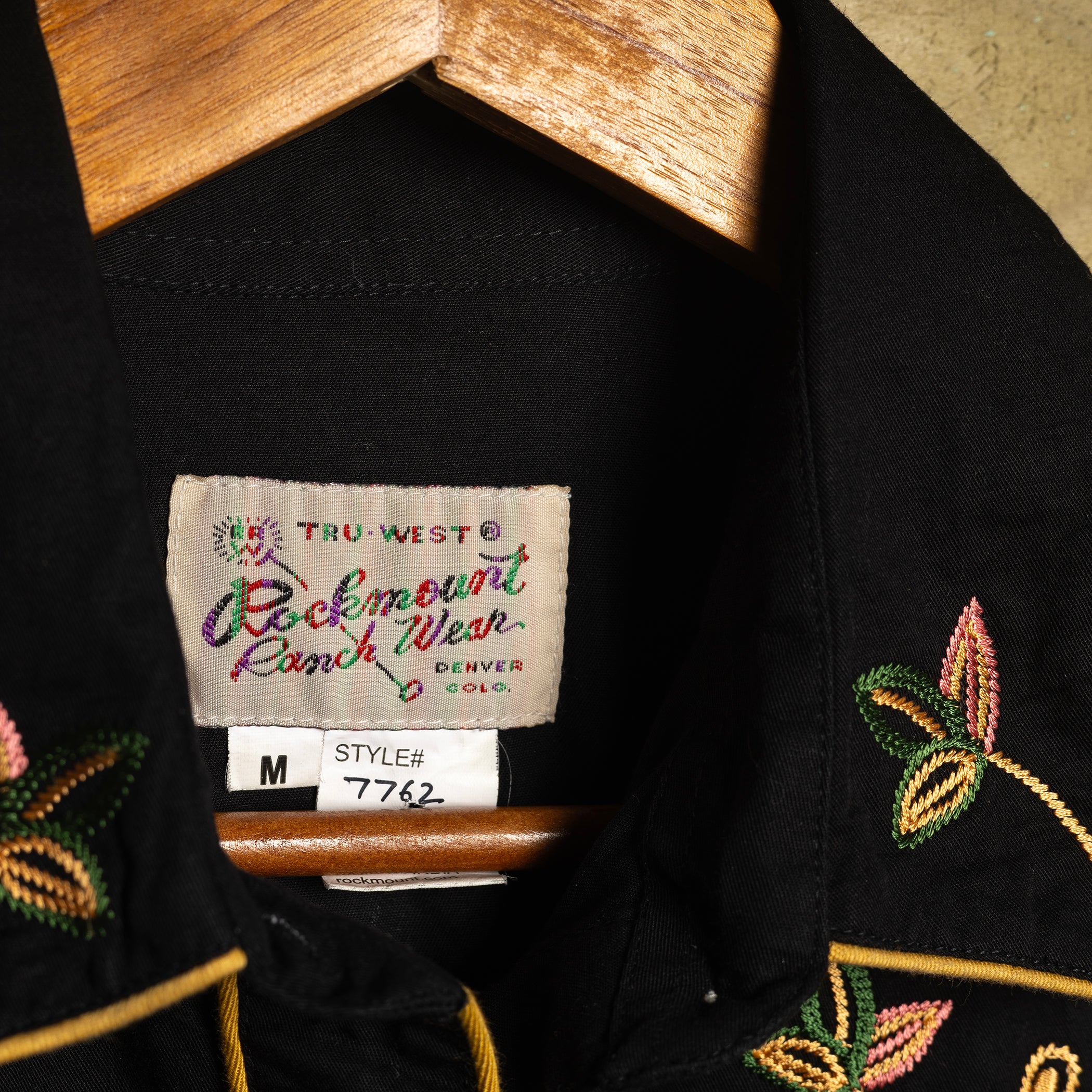 Rockmount Ranch Wear Floral Embroidered Black Cowgirl Shirt — Pearl Snaps | Women's M