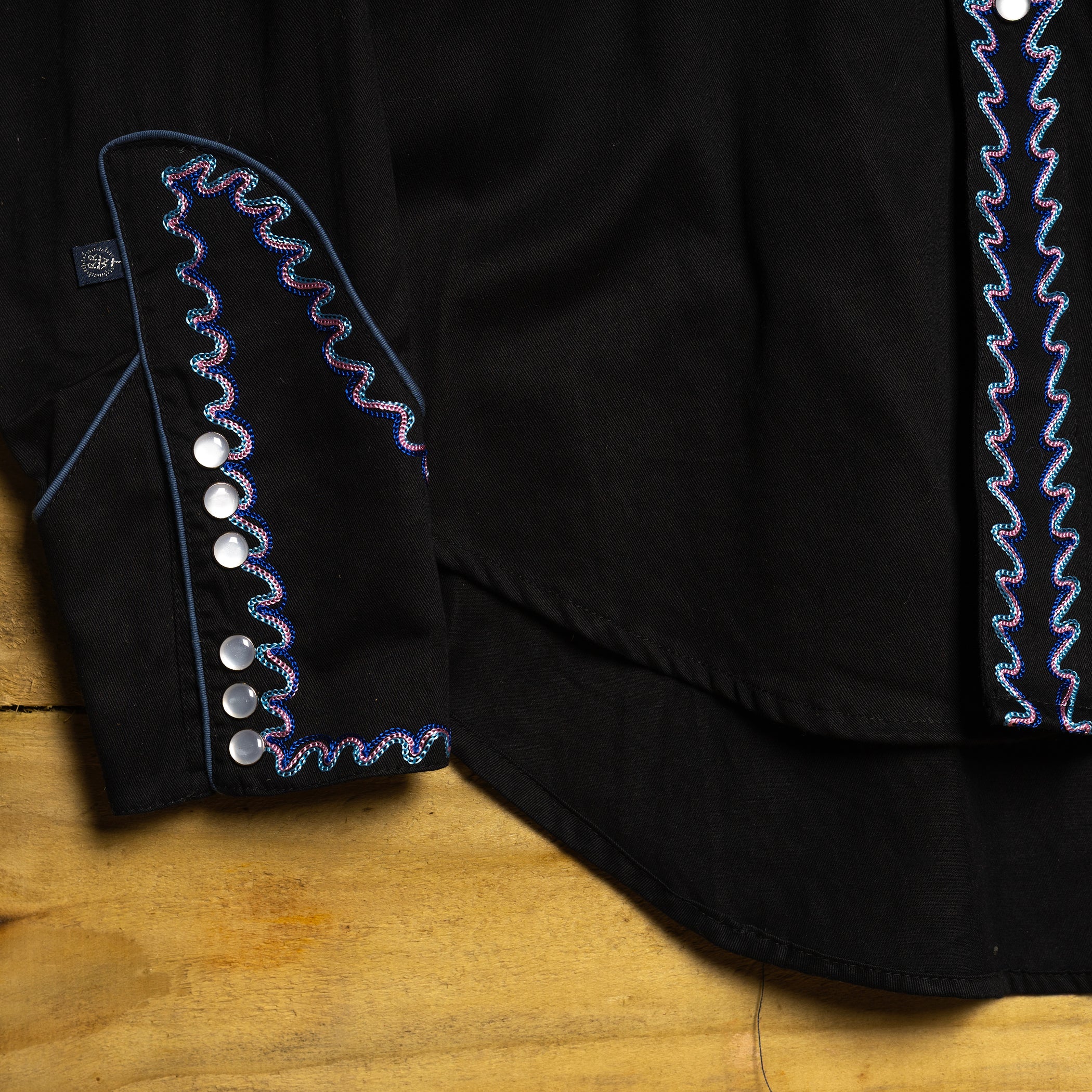 Rockmount Ranch Wear Black Embroidered Western Shirt - Pearl Snaps - Size L