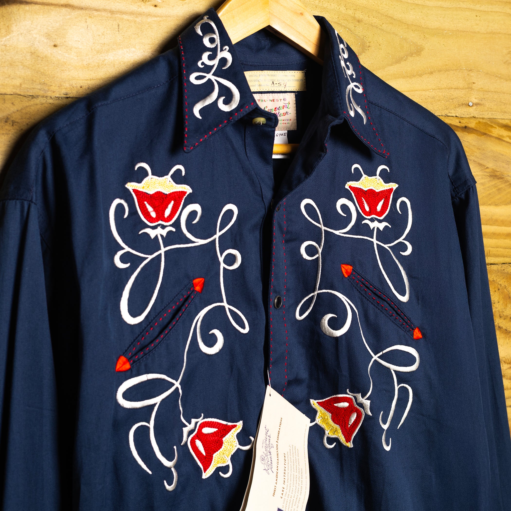 NWT Rockmount Ranchwear Limited Edition Navy Embroidered Tulip Western Shirt