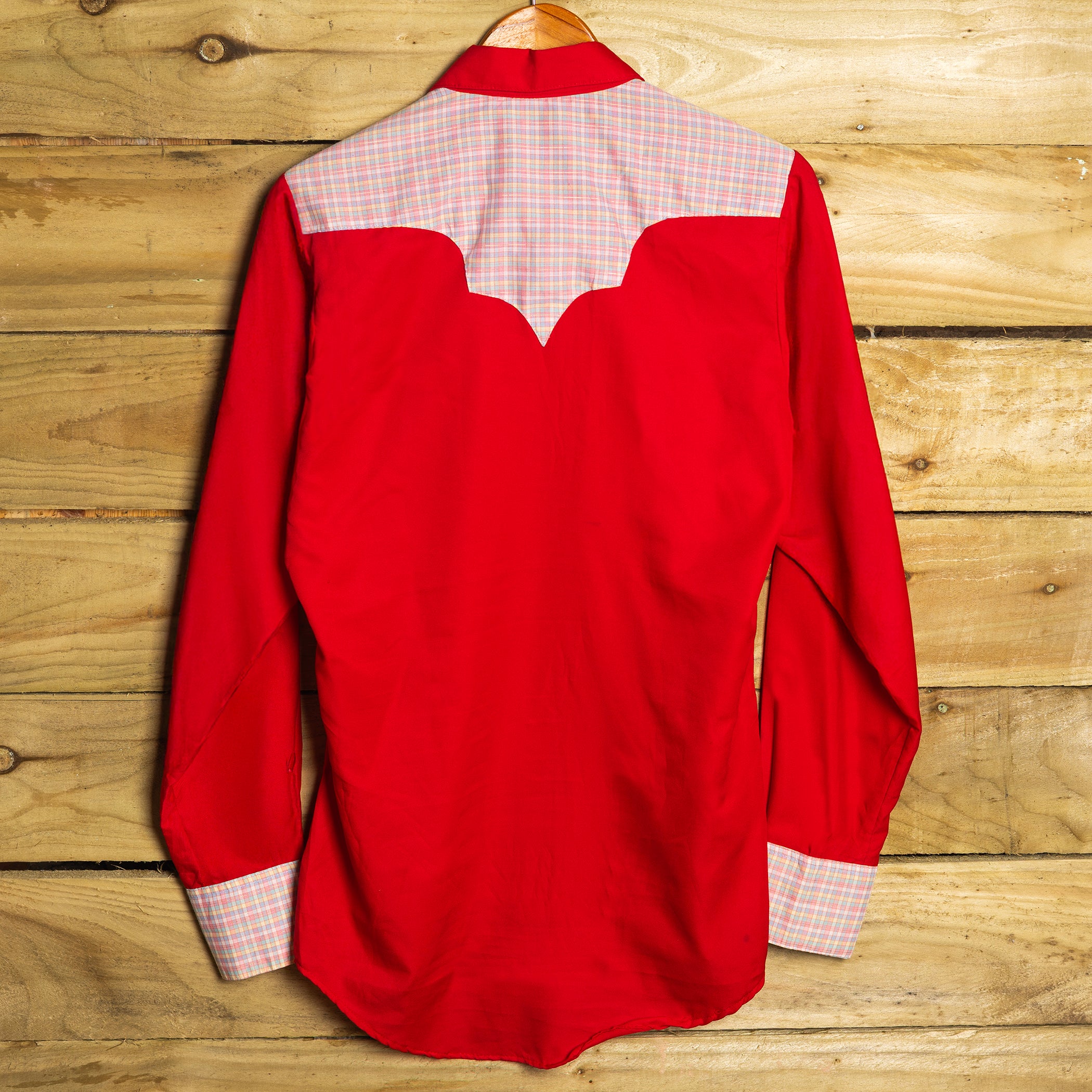 Vintage Rockmount Ranch Wear Red Western Shirt with Pearl Snaps & Gold Fleck Yoke — M