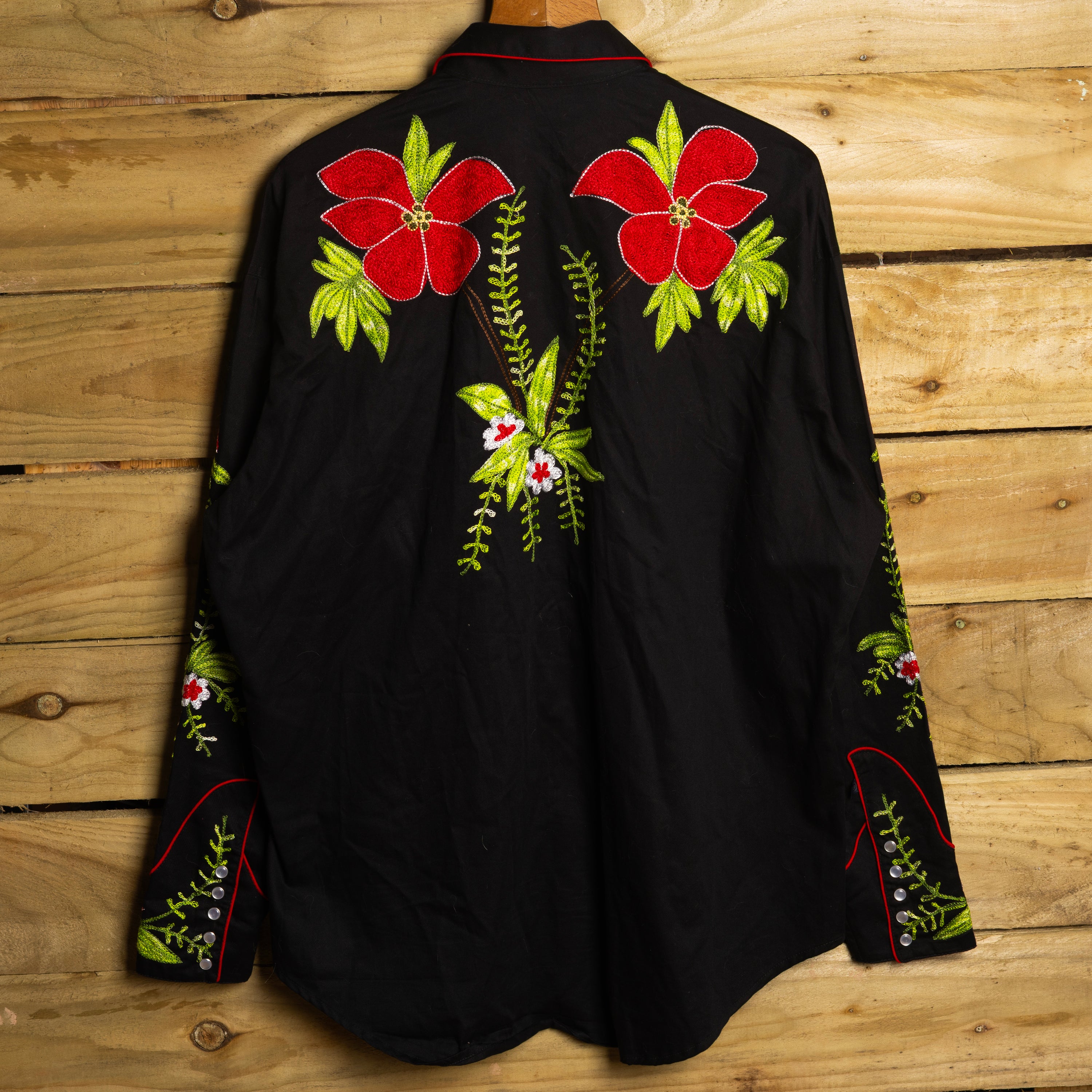 Rockmount Ranch Wear Vintage Black Rose Floral Embroidered Pearl Snap Western Shirt — Size XL