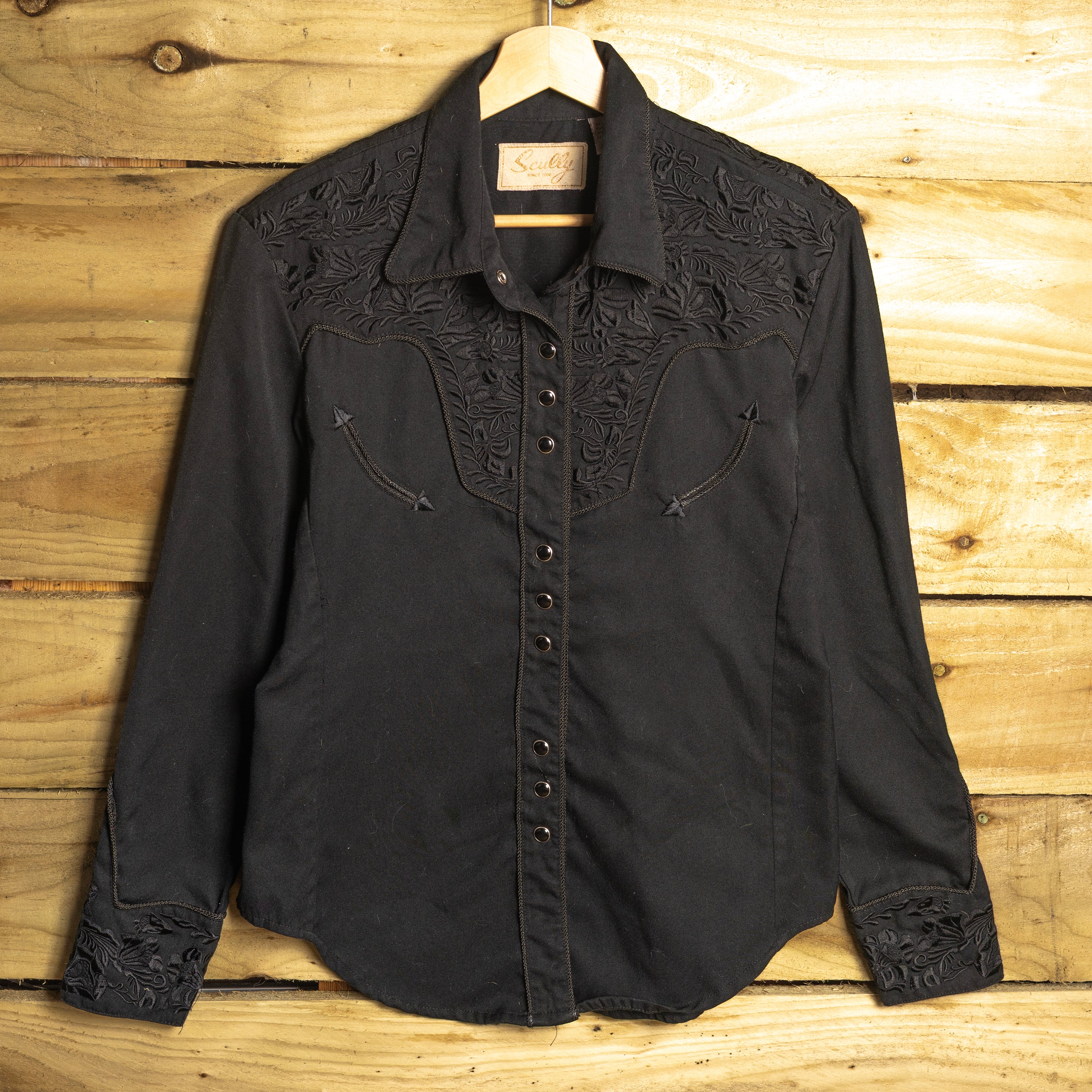 Scully Vintage Black Floral Embroidered Women's Western Shirt – Pearl Snaps – M (12–14)
