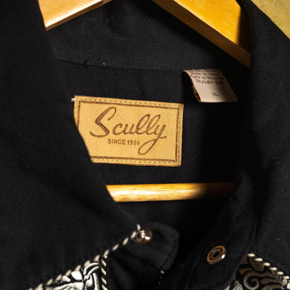 Scully Black & White Floral Embroidered Western Shirt XL