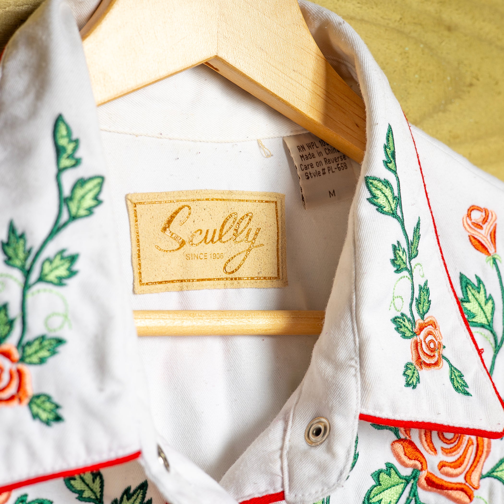 Scully Western Wear Rose Embroidered Cowgirl Shirt – Red & White | M (12–14)