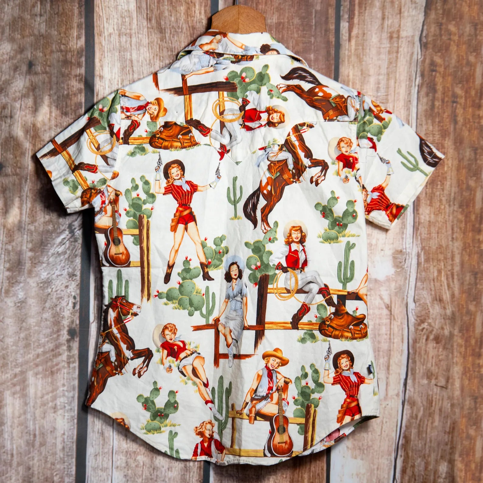 Rockmount Ranch Wear Cowgirl Print Shirt S / 8